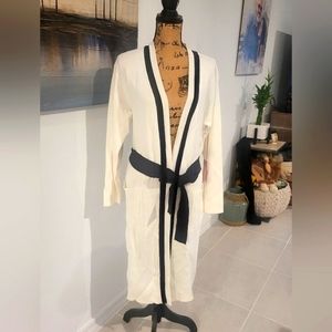 Eva Mendes long light sweater